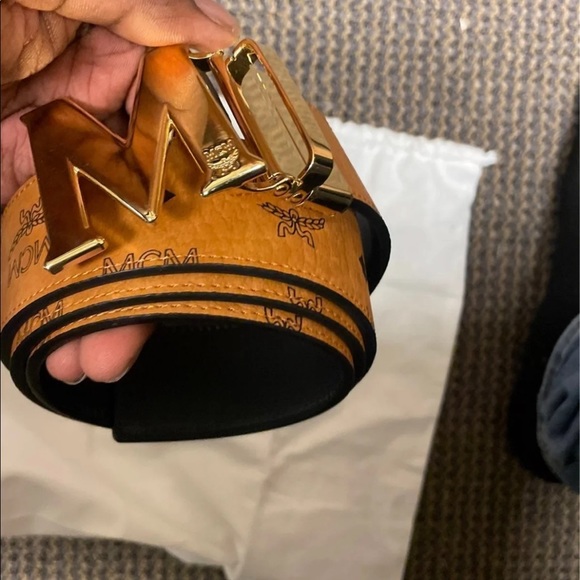 MCM Reversible Belt - Picture 6 of 9